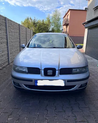 biała Seat Leon cena 8500 przebieg: 310220, rok produkcji 2004 z Biała